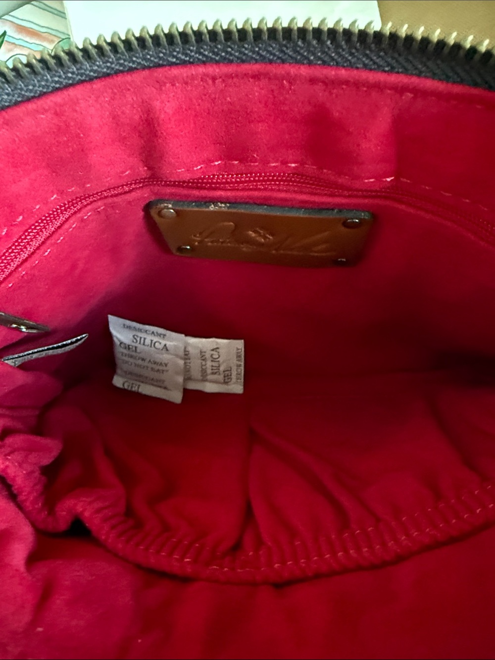 Patricia Nash Les FRAISES strawberry Wristlet clutch NWT - Picture 11 of 16